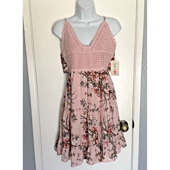 Tea - Cola Dresses & Skirts - NWT Tea-Cola V-Neck Crochet Lined Strap Sleeveless Open Back Midi Dress Pink